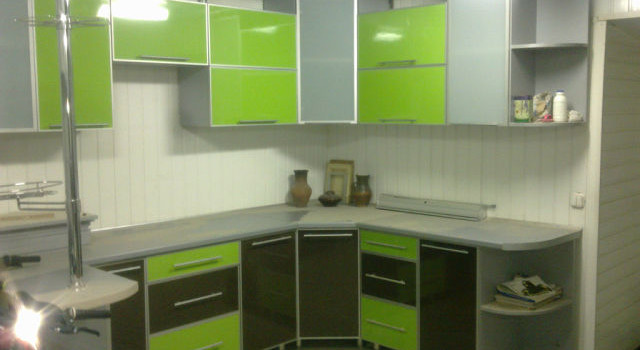 Кухня на заказ производства MadeMebel. 6,1 п.м.